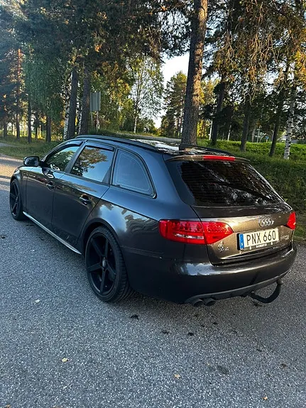 Audi A4 2010 photo 3