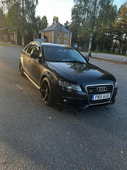 Audi A4 2010 photo 4