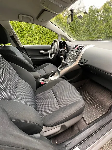 Toyota Auris 2010 photo 4