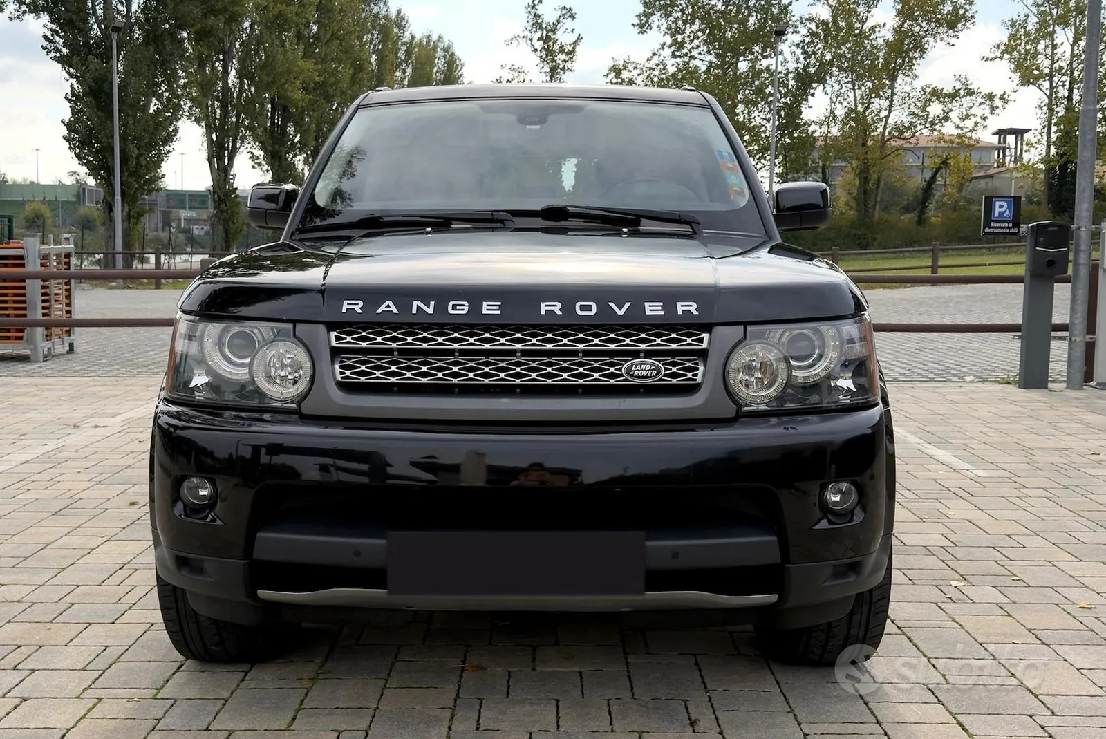 Land Rover Range Rover Sport 2010 photo 2