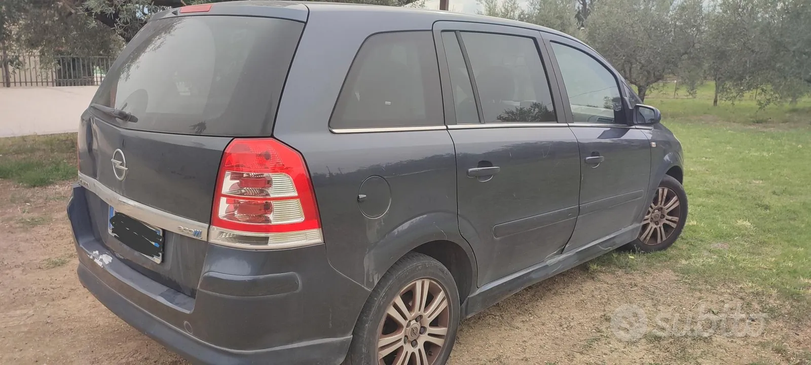 Opel Zafira 2009 photo 2
