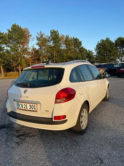 Renault Clio Iii 2012 photo 4