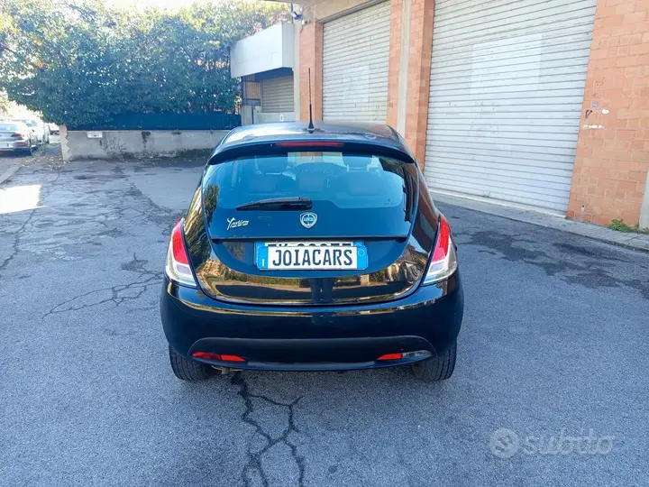 Lancia Ypsilon 2011 photo 2