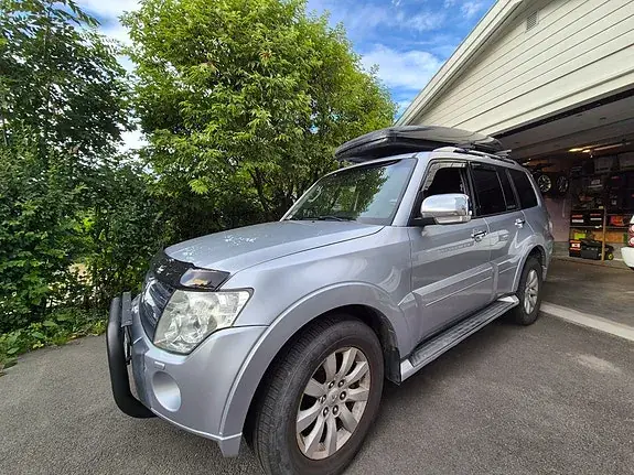 Mitsubishi Pajero 2010 photo 4