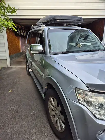 Mitsubishi Pajero 2010 photo 3