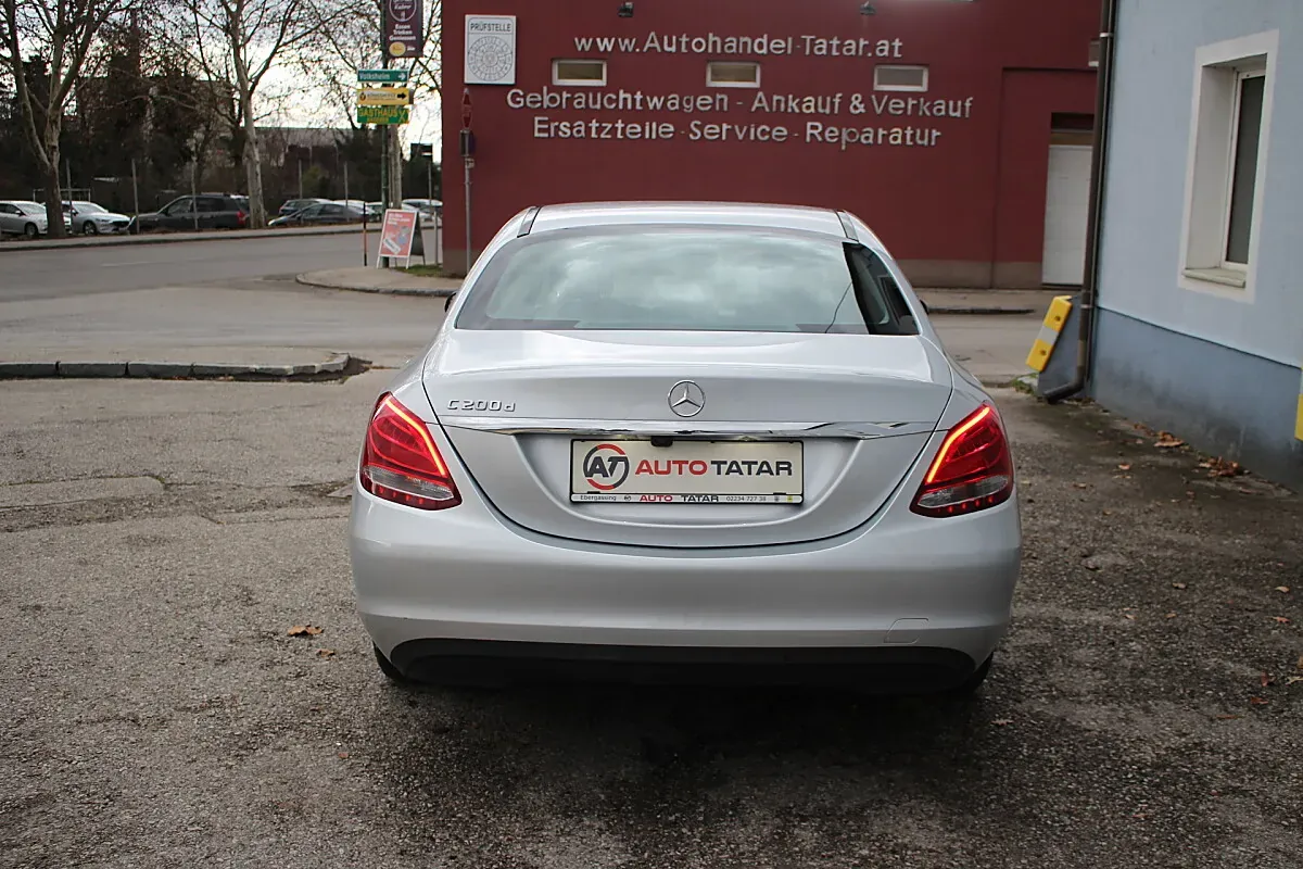 Mercedes-Benz C-Class 2019 photo 3