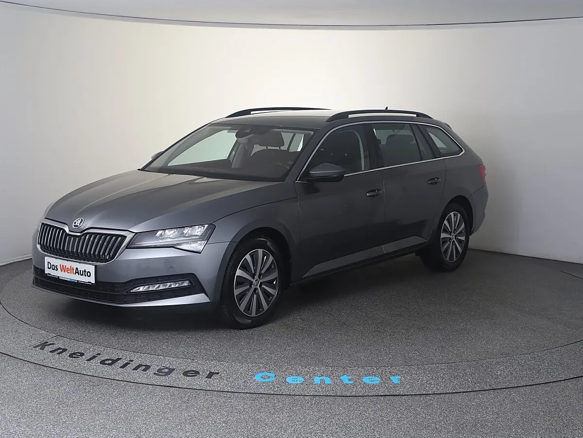 Skoda Superb 2022 photo 2