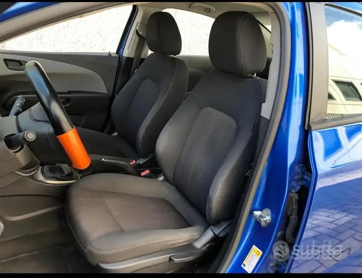 Chevrolet Aveo 2012 photo 4