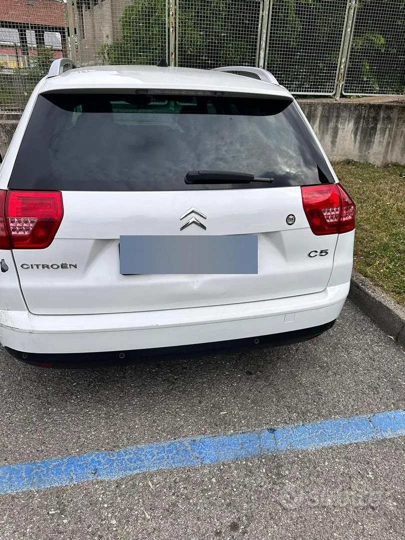 Citroen C5 2010 photo 2