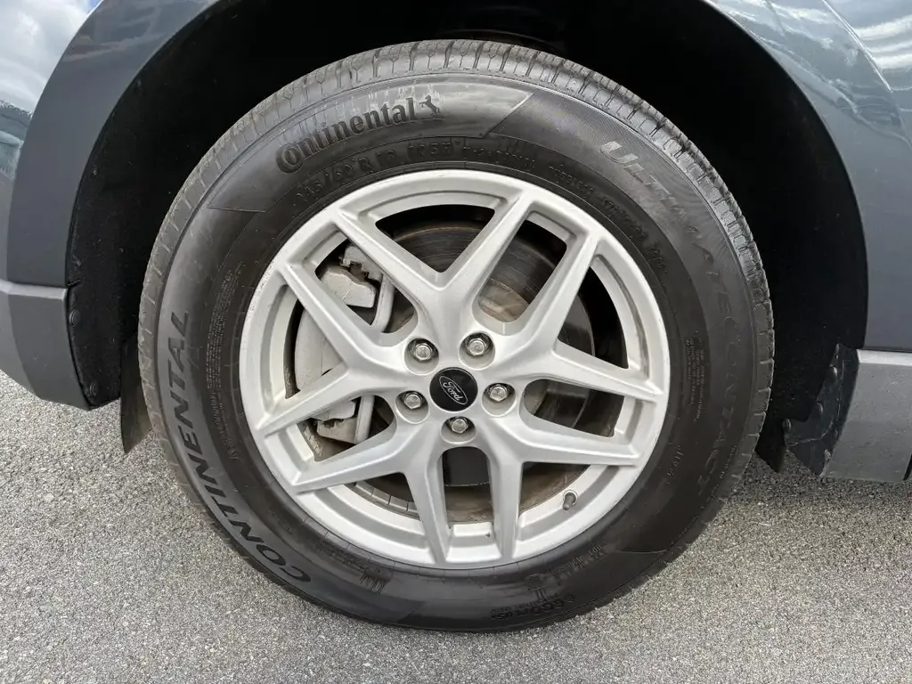 Ford Edge 2023 photo 2