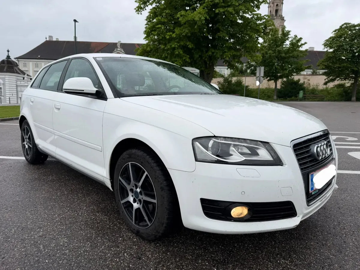 Audi A3 2010 photo 2