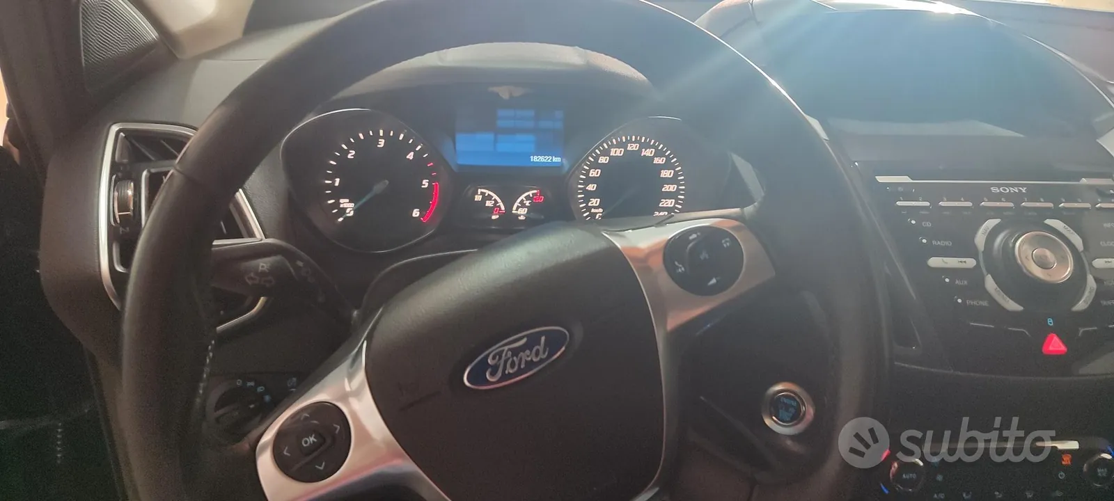 Ford Kuga 2015 photo 2