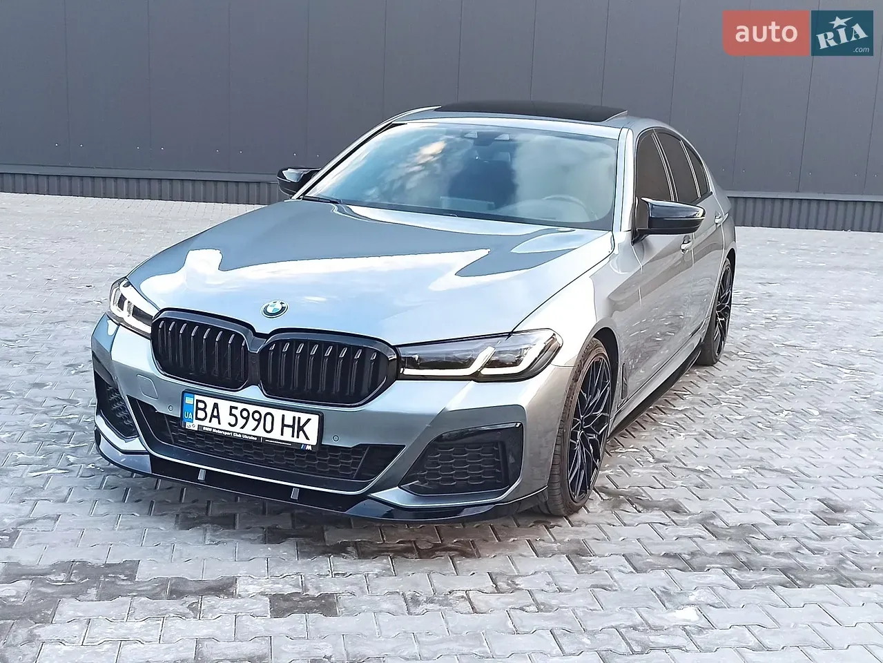 BMW 5 Series 2018 photo 3