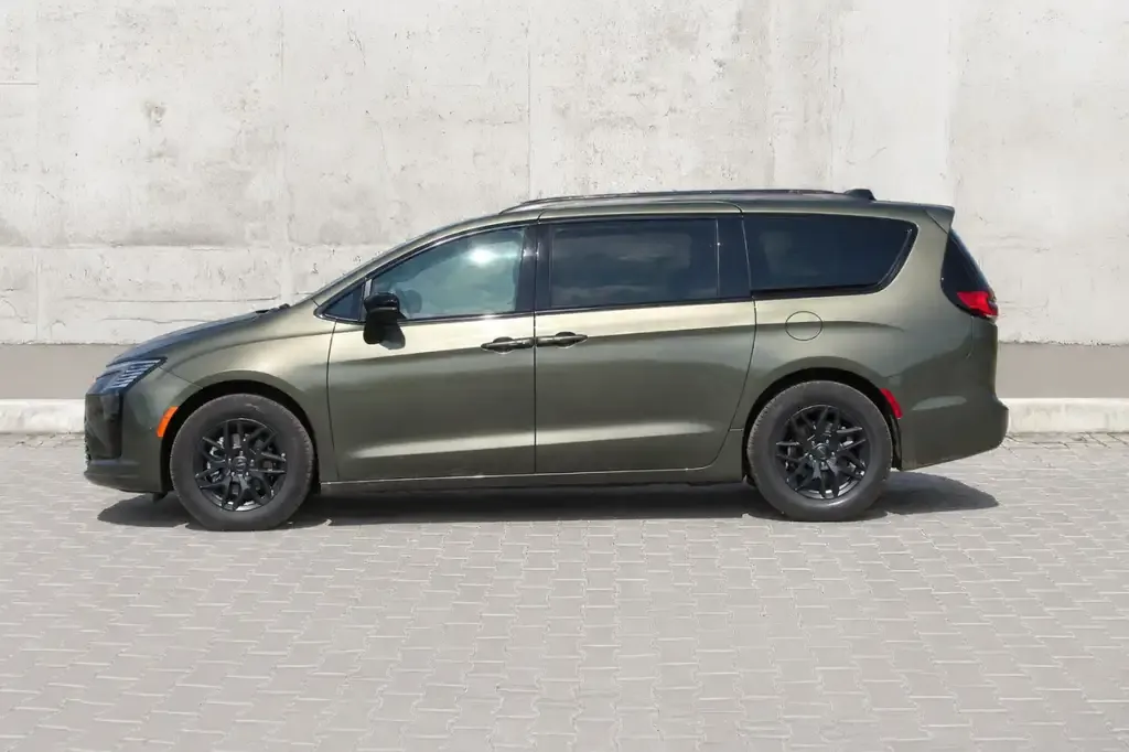 Chrysler Pacifica 2027 photo 3