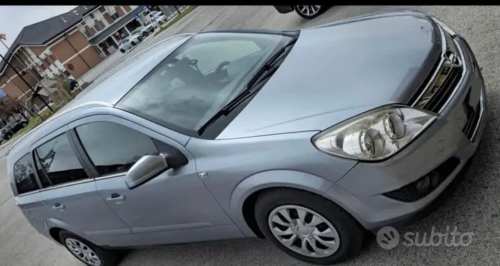 Opel Astra H 2007 photo 2