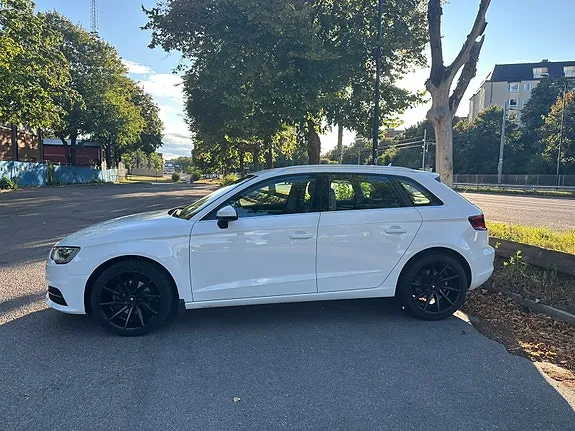 Audi A3 2016 photo 2