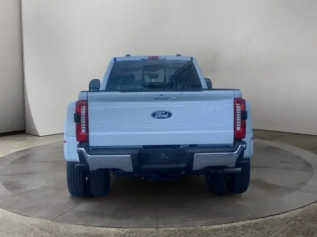 Ford Super Duty F-350 2027 photo 4