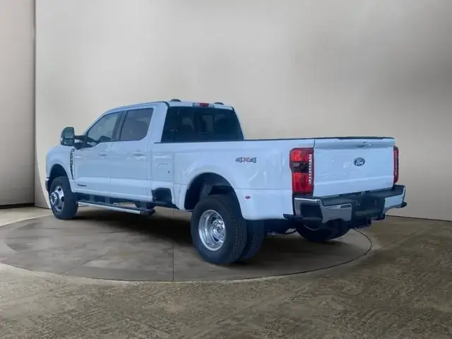Ford Super Duty F-350 2027 photo 3