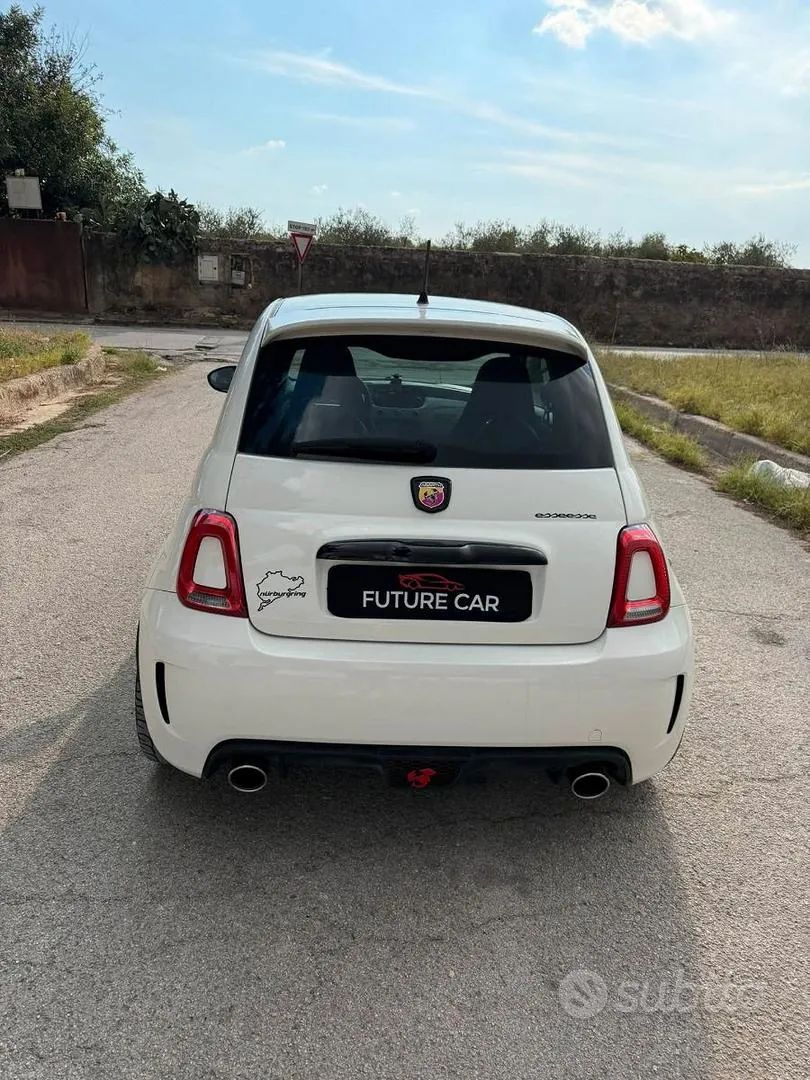 Abarth 500 2010 photo 2