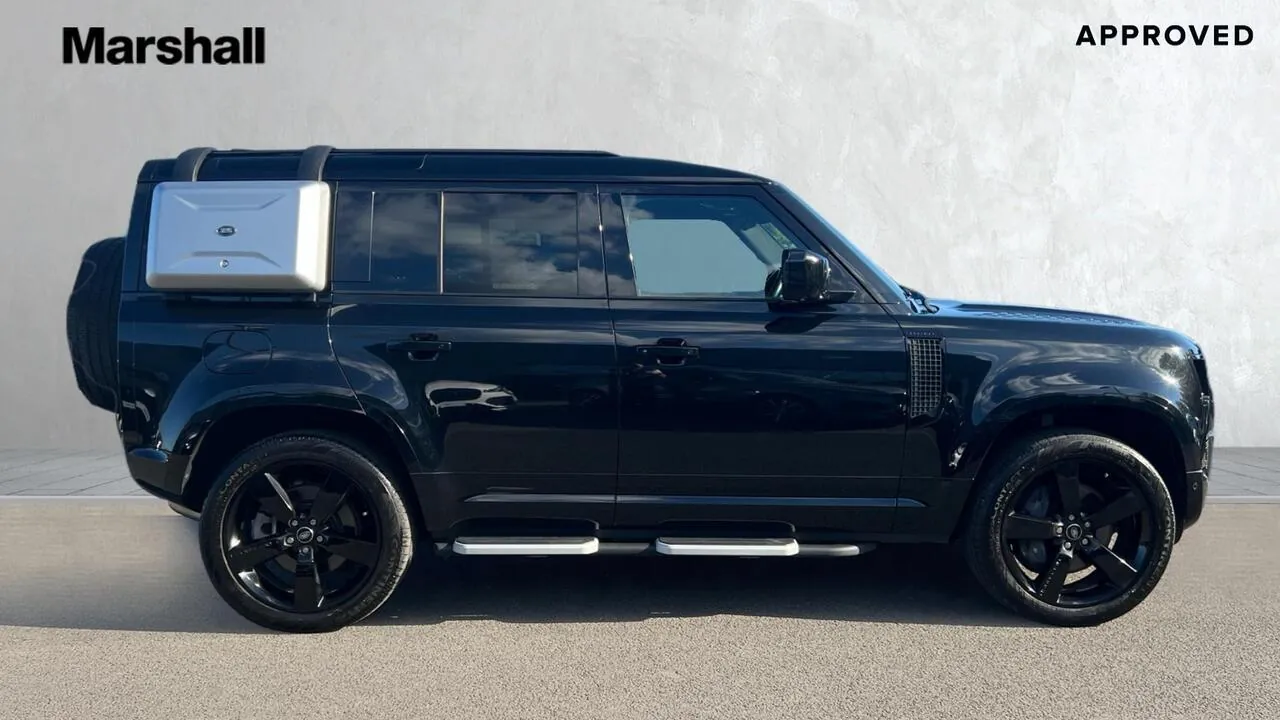 Land Rover Defender 110 2023 photo 5