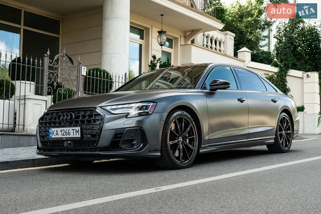 Audi S8 2023 photo 2