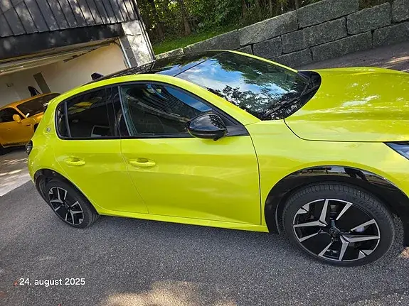 Peugeot 208 2024 photo 2