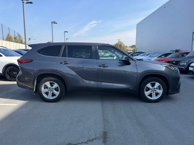 Toyota Highlander 2023 photo 3