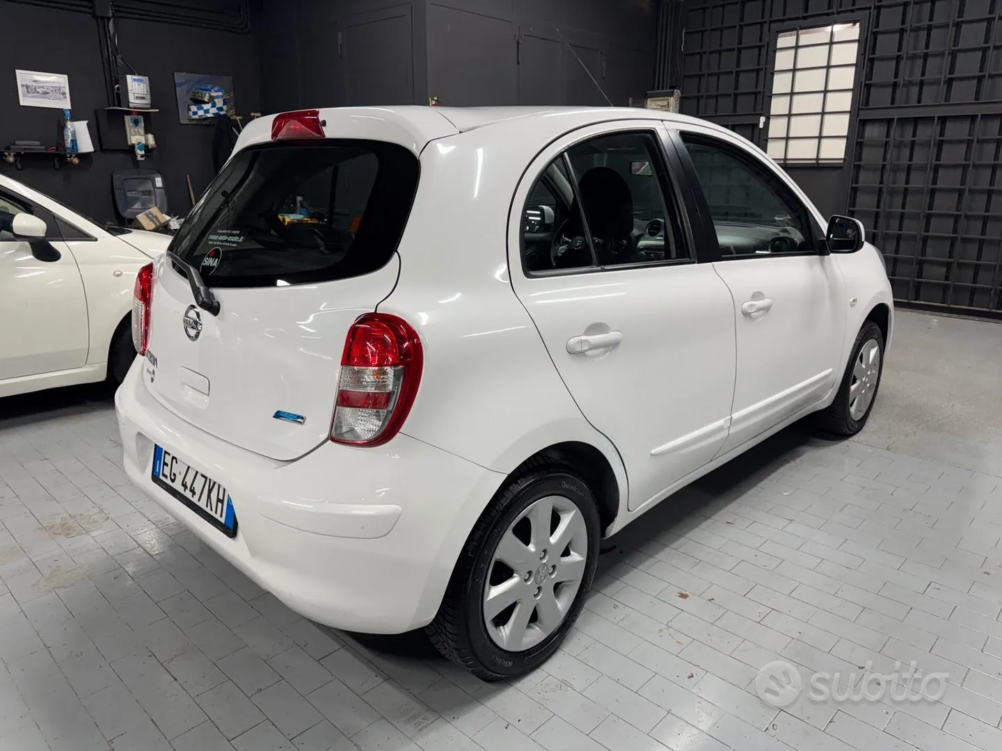 Nissan Micra 2011 photo 4
