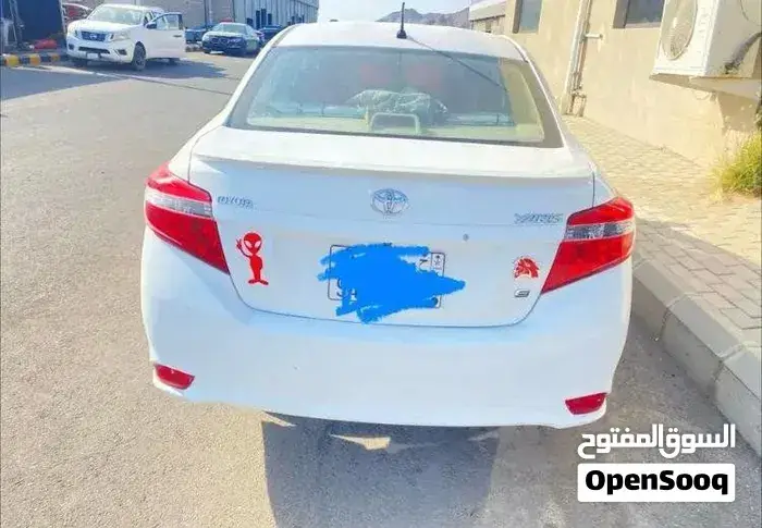 Toyota Yaris 2015 photo 2