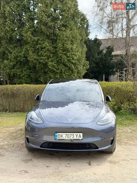 Tesla Model Y 2023 photo 3