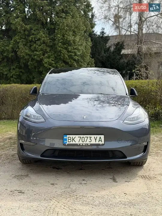 Tesla Model Y 2023 photo 4