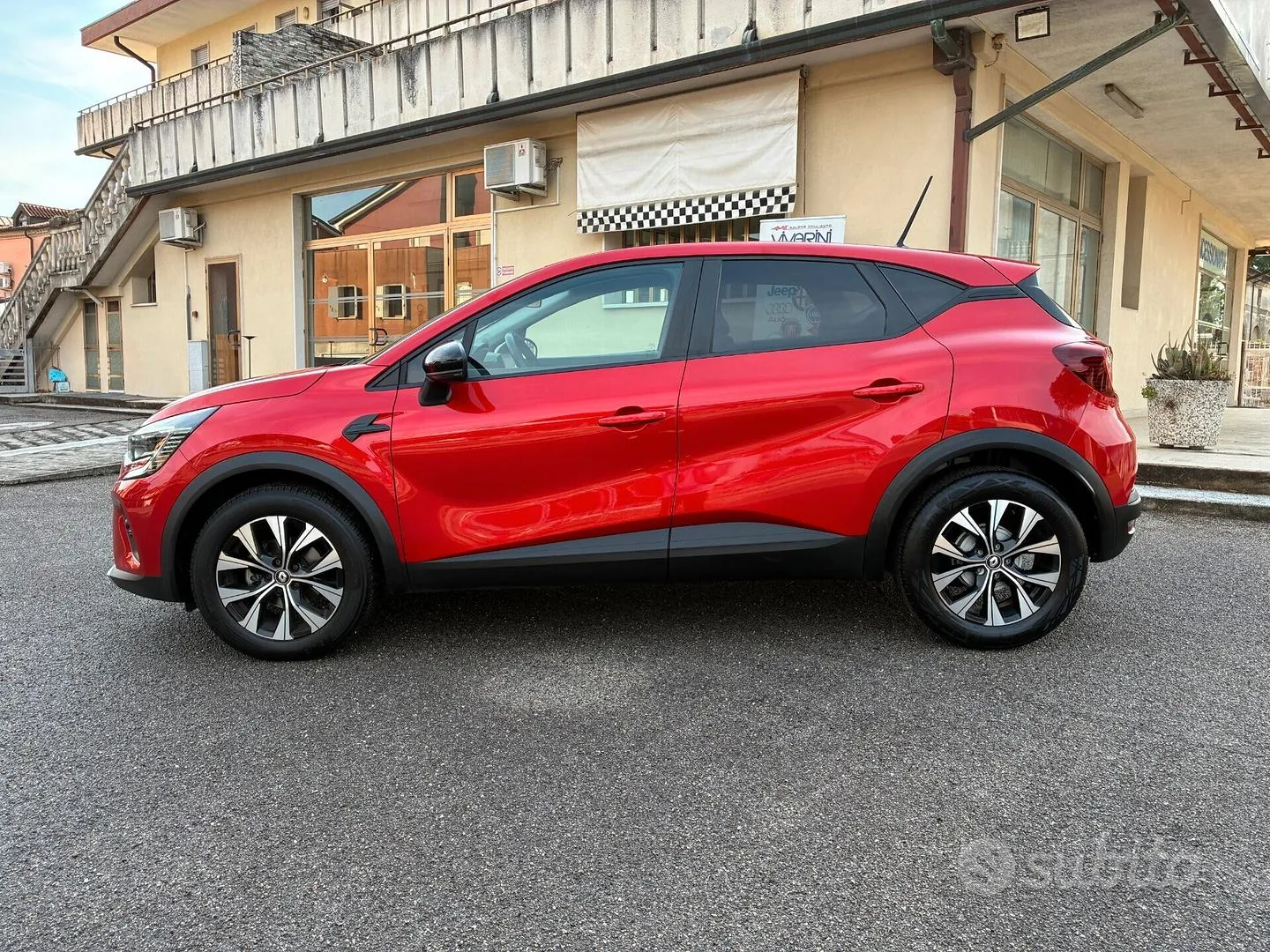 Renault Captur 2024 photo 2