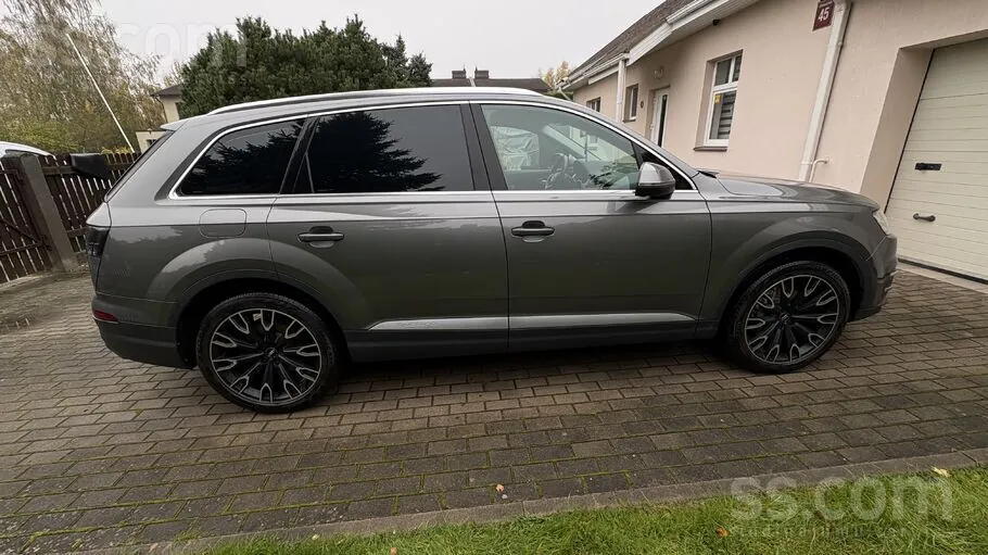 Audi Q7 2016 photo 2