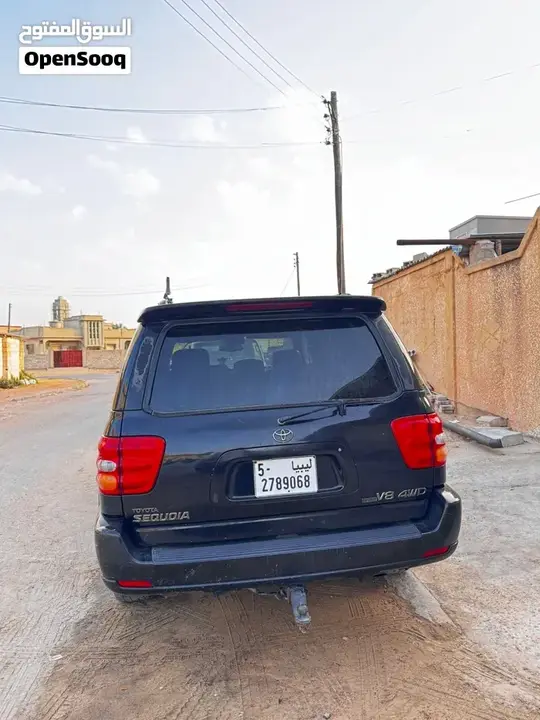 Toyota Sequoia 2004 photo 3