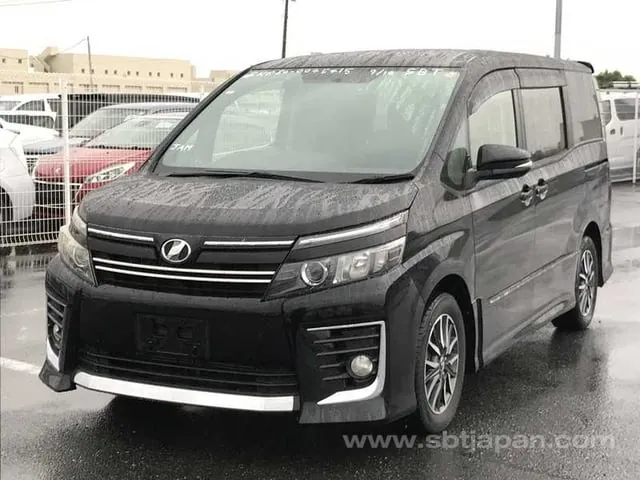 Toyota Voxy 2014 photo 2