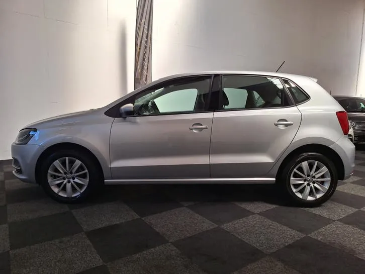 Volkswagen Polo 2017 photo 2
