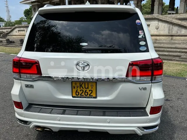 Toyota Land Cruiser Sahara 2009 photo 2