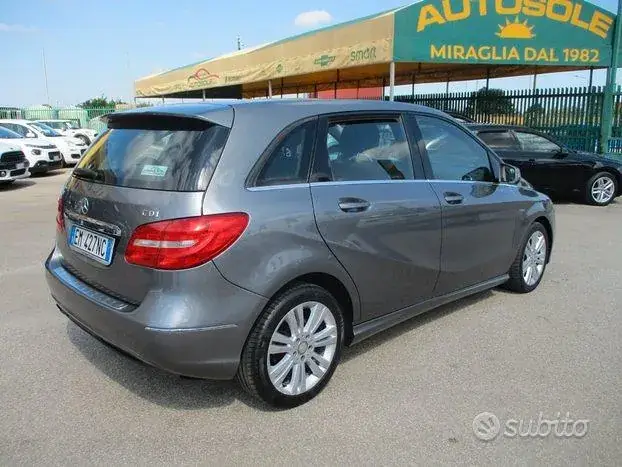 Mercedes-Benz B 180 Cdi Executive 2012 photo 4