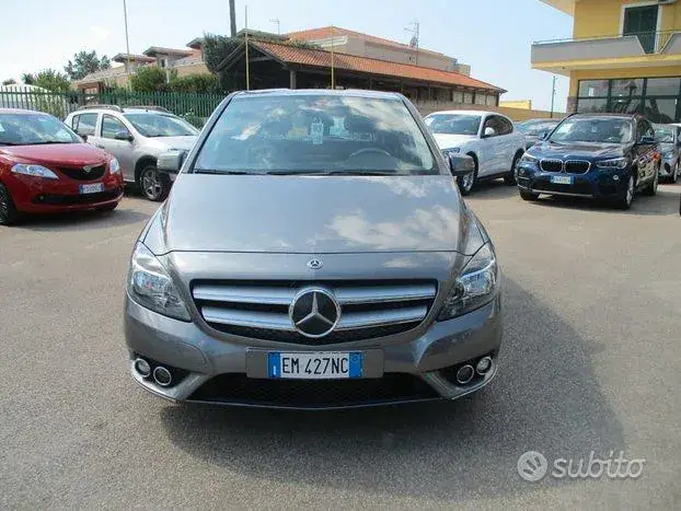 Mercedes-Benz B 180 Cdi Executive 2012 photo 2