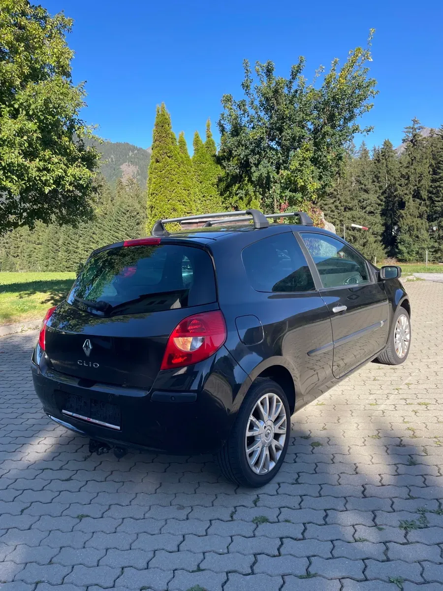 Renault Clio 2007 photo 2