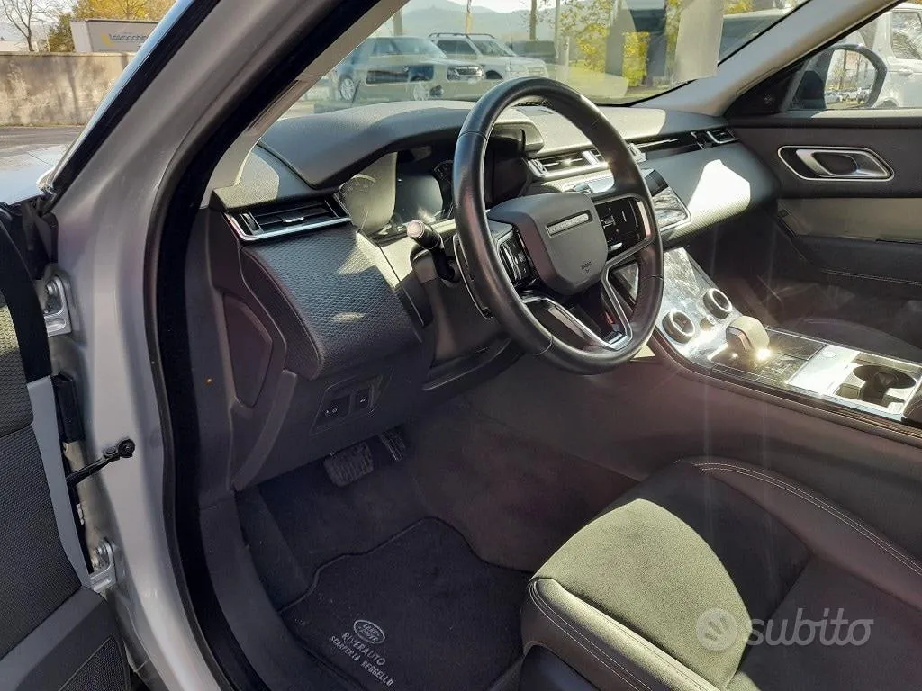 Land Rover Range Rover Velar 2022 photo 5