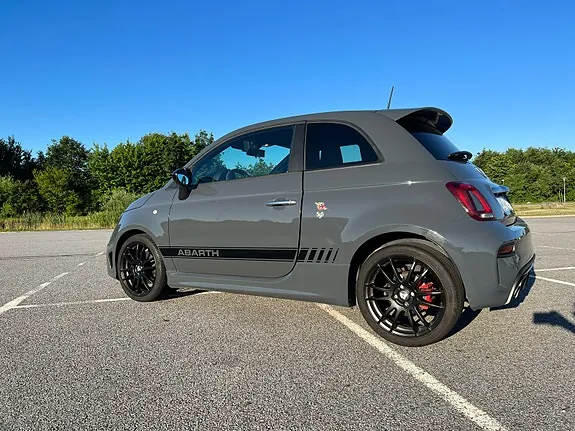 Abarth 595 2019 photo 2