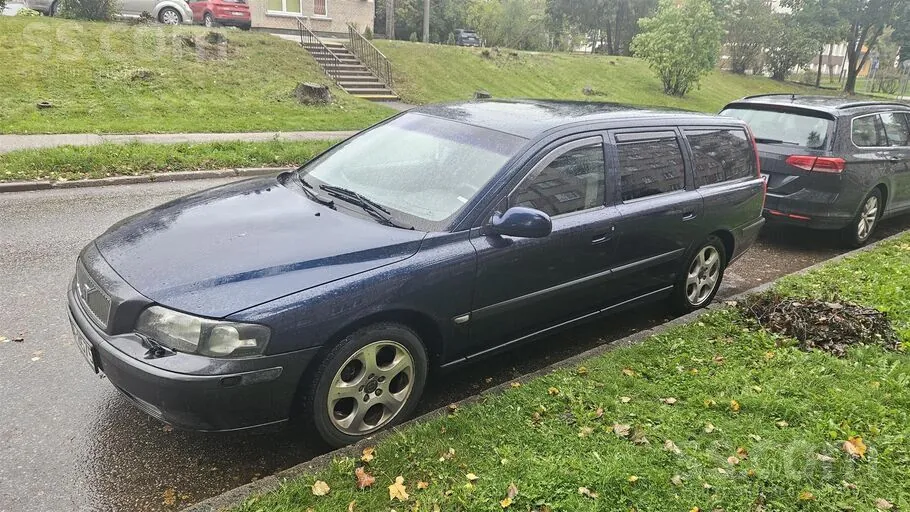 Volvo V70 2002 photo 2