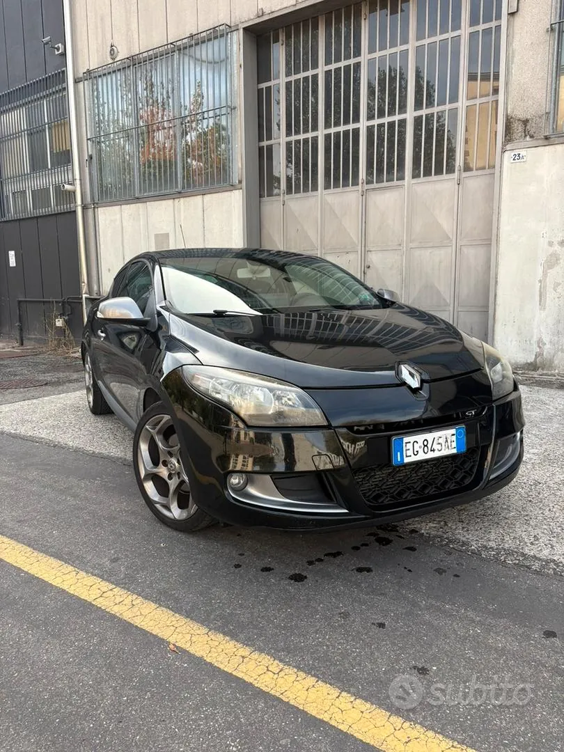 Renault Megane 2011 photo 2