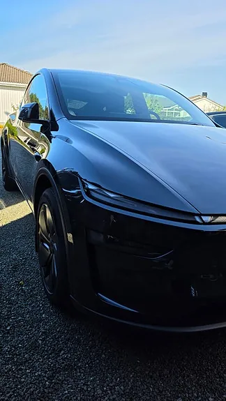 Tesla Model Y 2026 photo 3