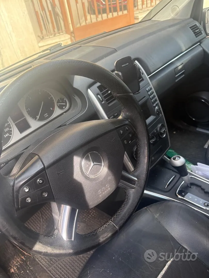 Mercedes-Benz B 2009 photo 4