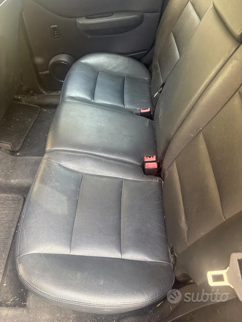 Mercedes-Benz B 2009 photo 2