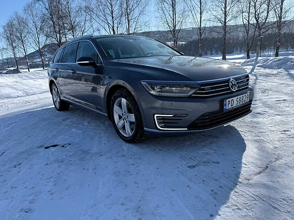 Volkswagen Passat 2017 photo 2