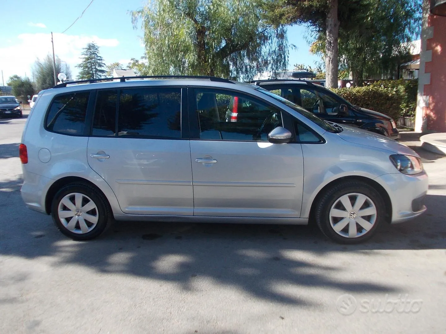 Volkswagen Touran 2012 photo 4