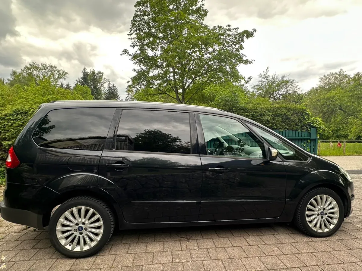 Ford Galaxy 2015 photo 2